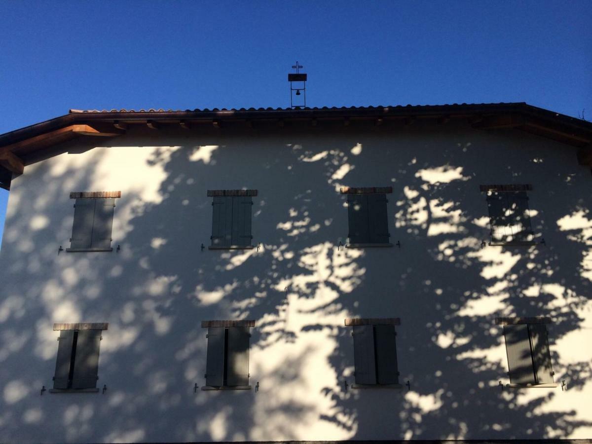 Villa Pacchioni Cavezzo 外观 照片